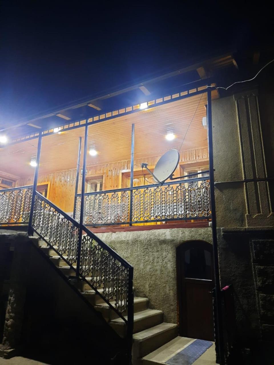 Guesthouse "Megi" Μέστια Εξωτερικό φωτογραφία