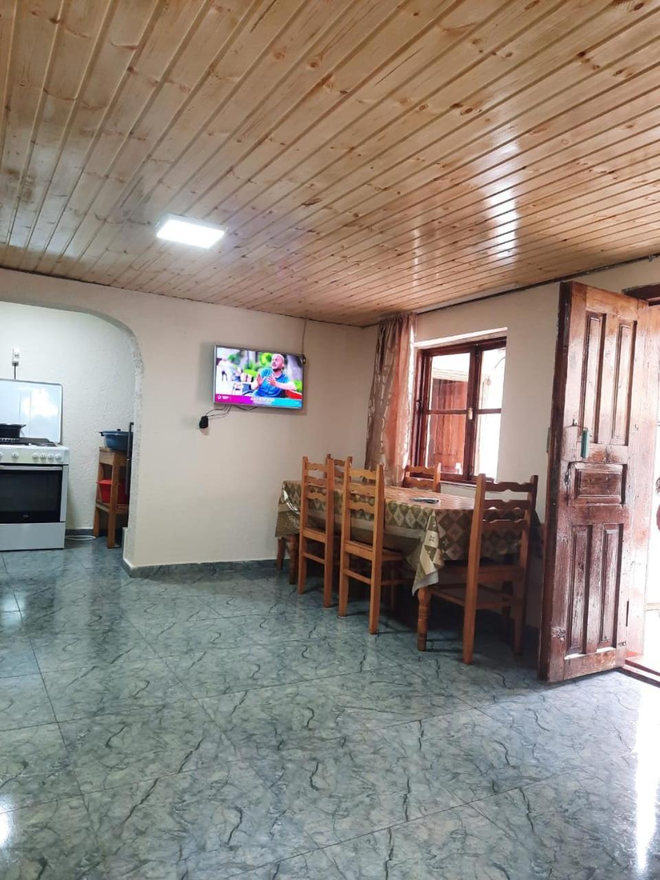 Guesthouse "Megi" Μέστια Εξωτερικό φωτογραφία